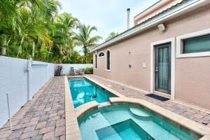 Neapolitan Vacation North Naples